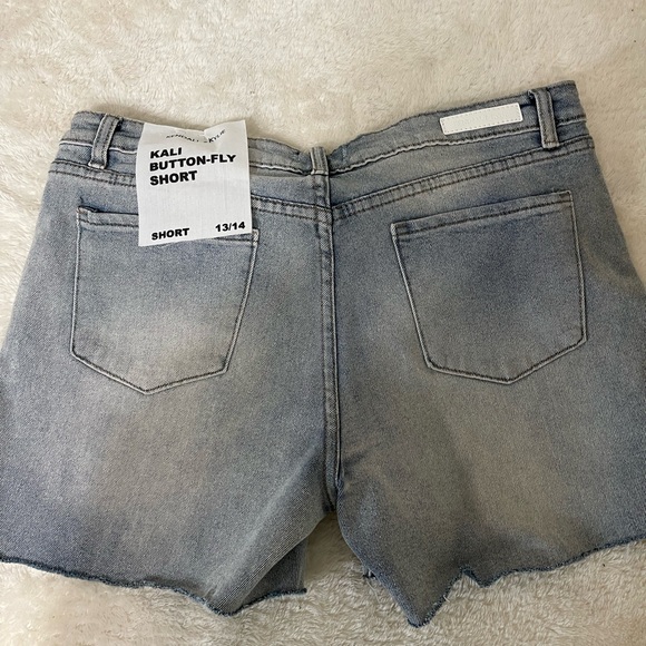 KENDALL & KYLIE Jean Shorts - Picture 6 of 7